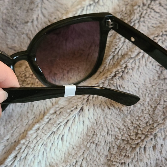 Sun Glasses - Picture 5 of 5